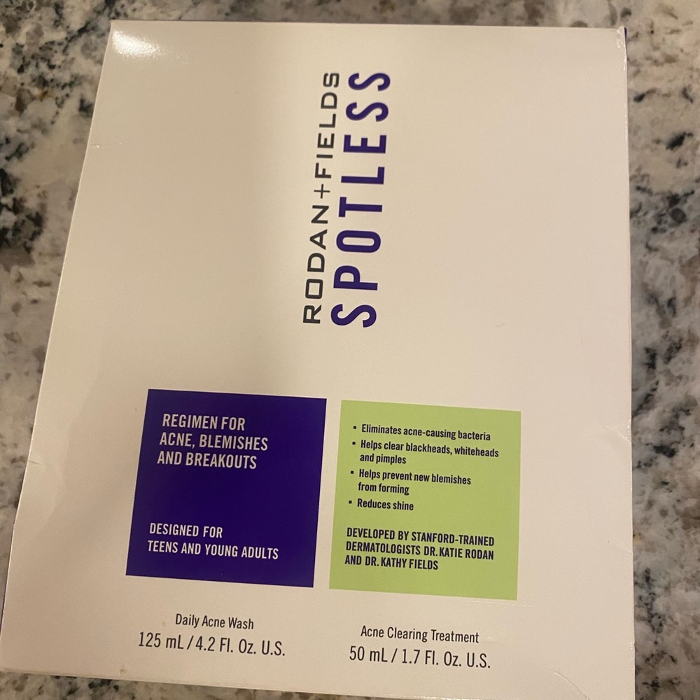 Rodan + Fields Spotless Acne Treatment - White and Blue